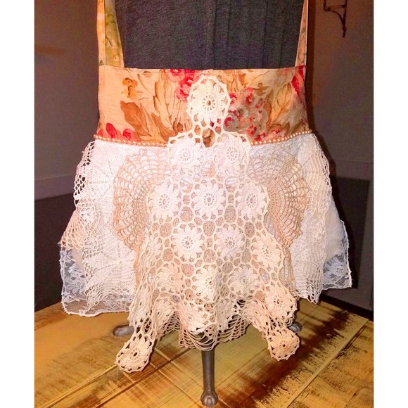 SOLD Fabric Crossbody Bag Bohemian Handbag Heart Vintage Crochet Doilies Trim - Picture 4 of 8
